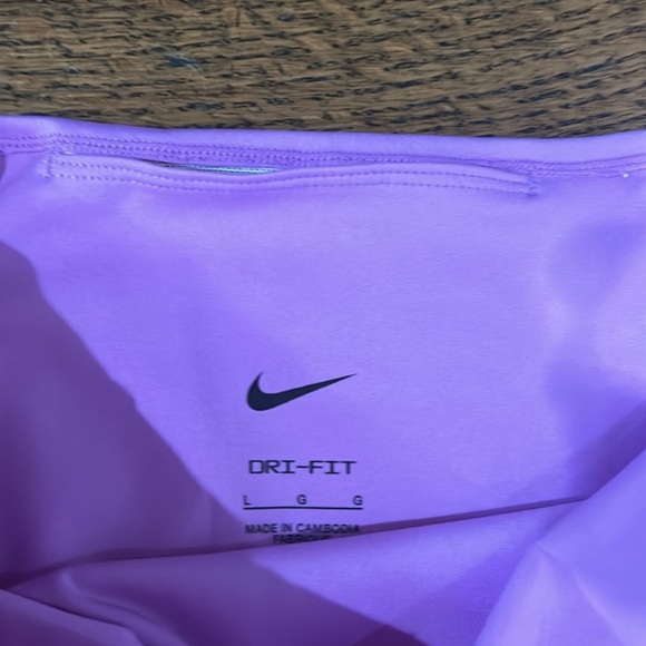 Nike One Large - Picture 7 of 8